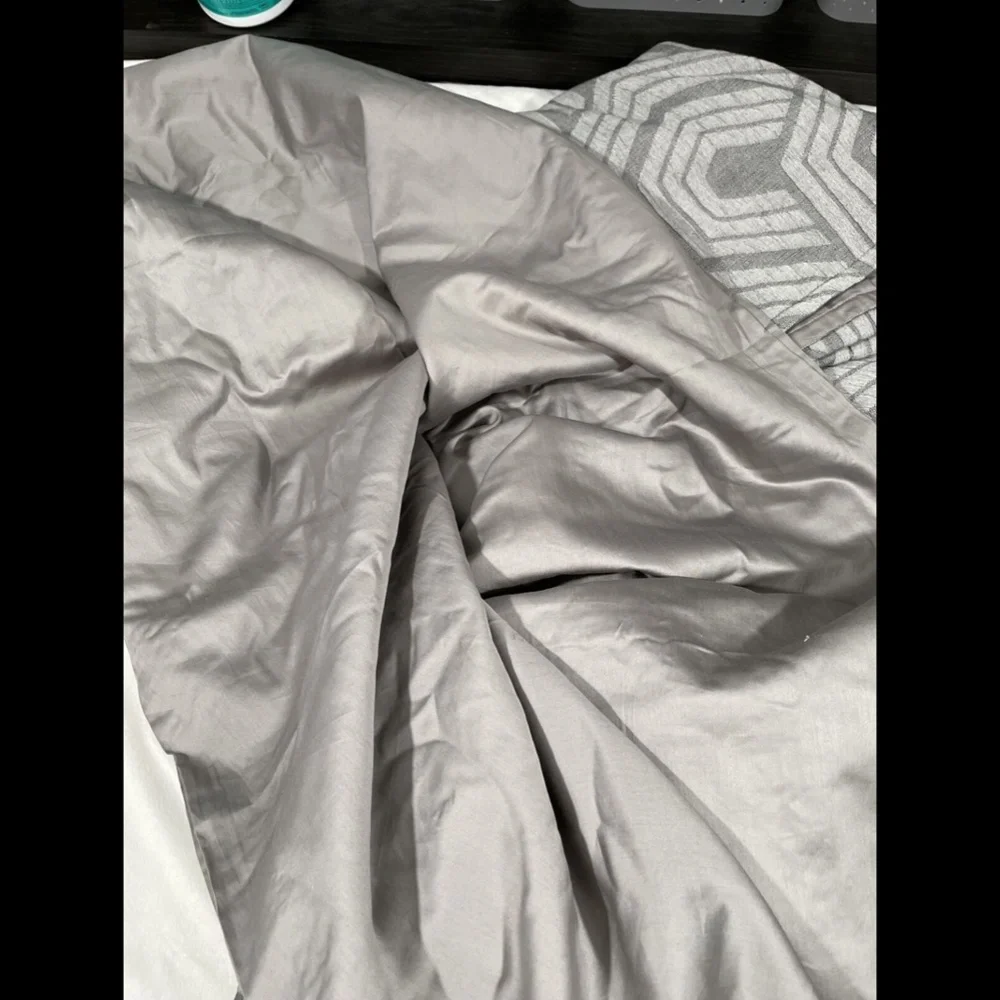NIB Hotel Collection‎ Textured Hexagon King Duvet Only in Grey
